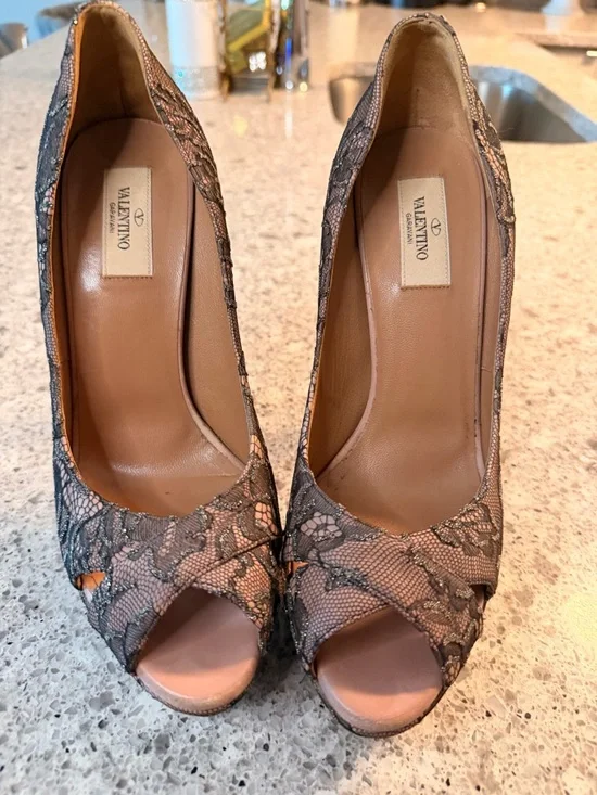 Valentino Designer Lace Peep-Toe Pumps in Nude Brown - Picture 2 of 7